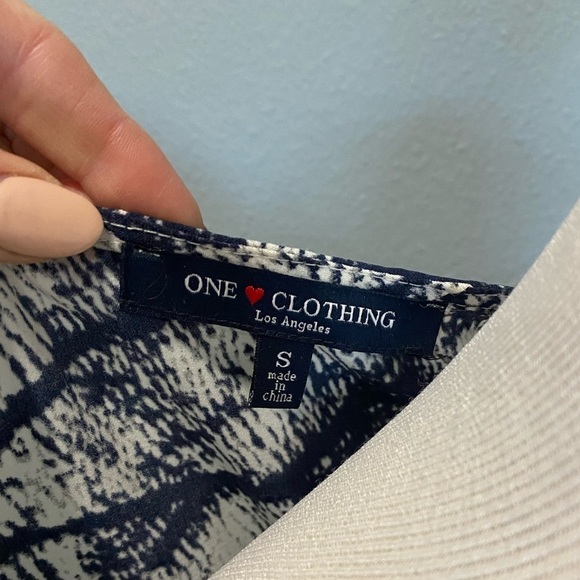 ONE CLOTHING Romper, Size Small - Picture 4 of 4